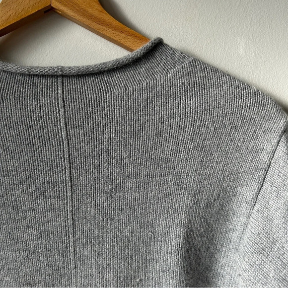 Cashmere and wool blend grey sweater with cable knit braid in  the‎ back small - Picture 3 of 8